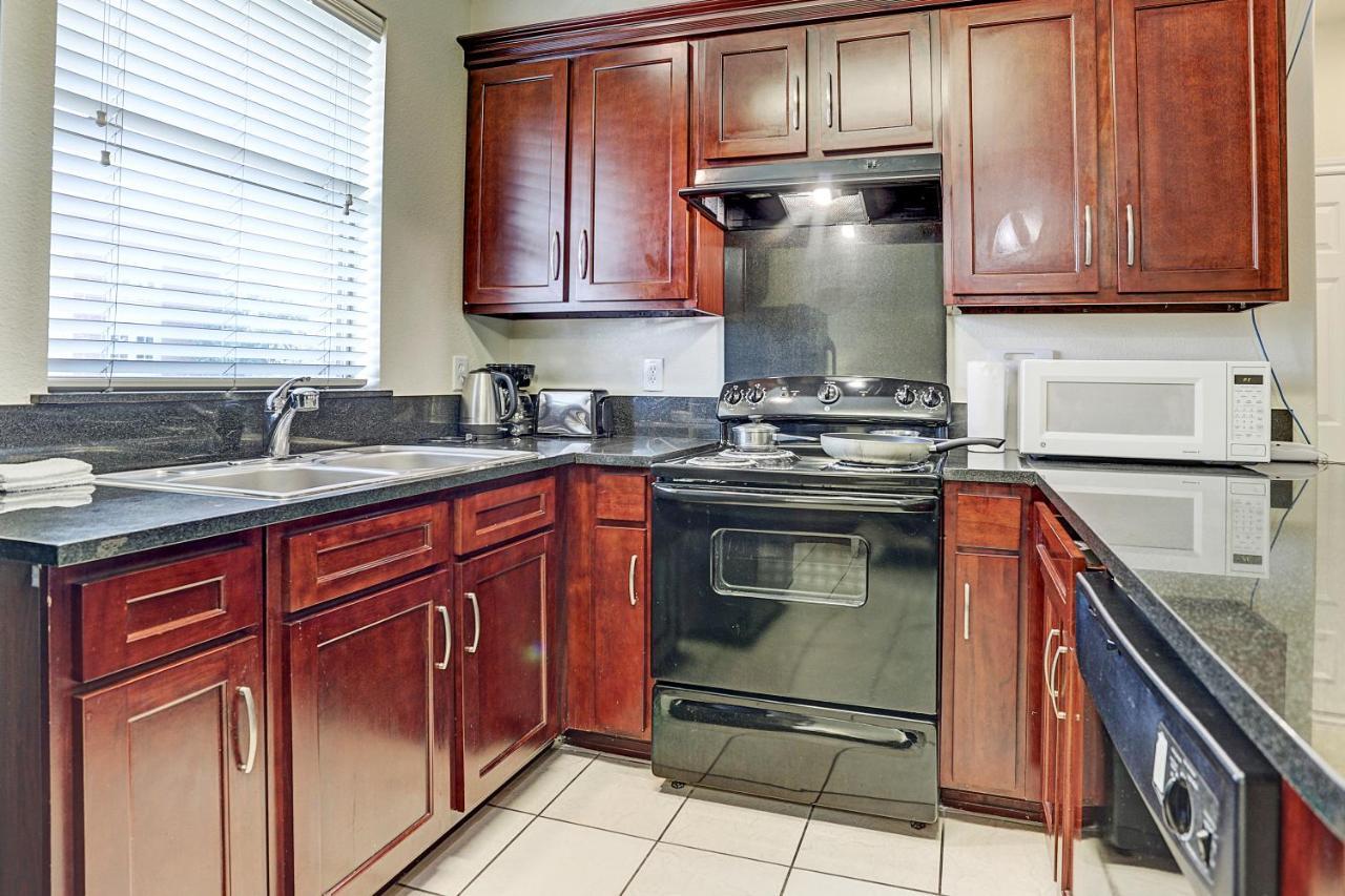 Villa Corporate 2 bedroom Suite Furnished Condo Houston Esterno foto